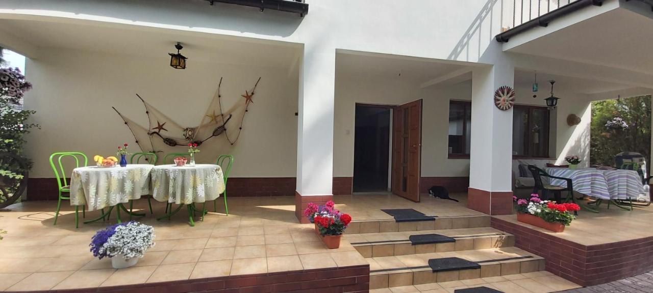Akama Rewal Hotel Exterior foto